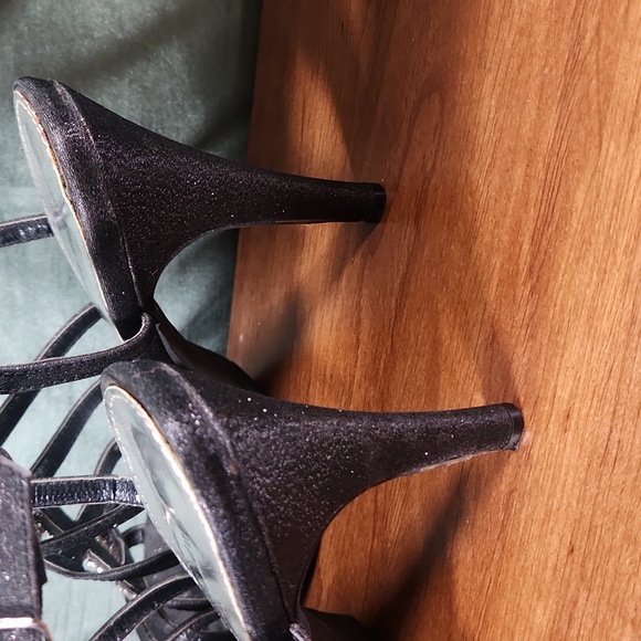 TOP MODA Heels - Picture 6 of 6